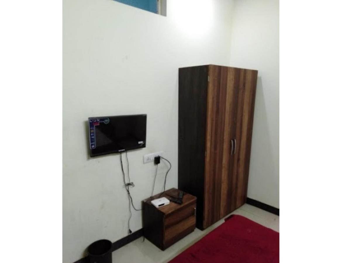 Hotel Adarsh, Ujjain Extérieur photo
