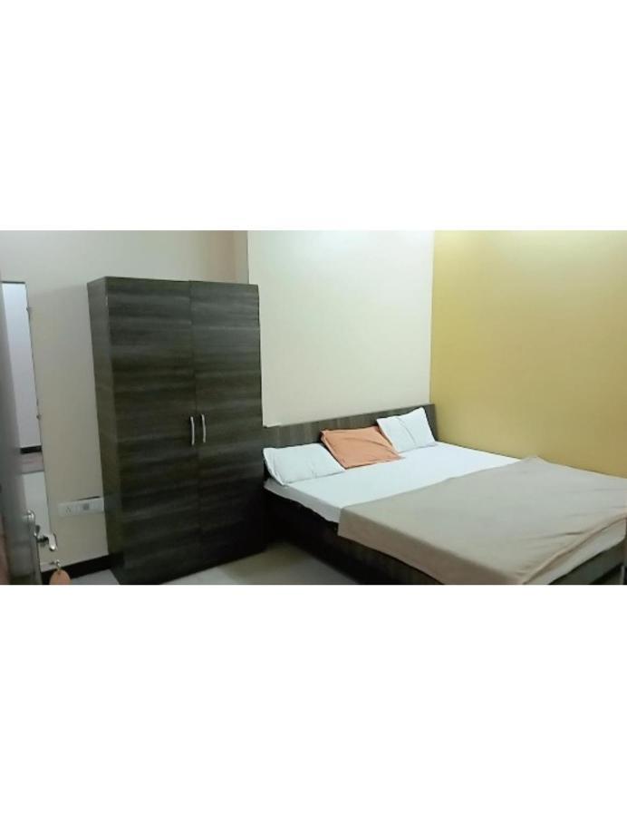 Hotel Adarsh, Ujjain Extérieur photo