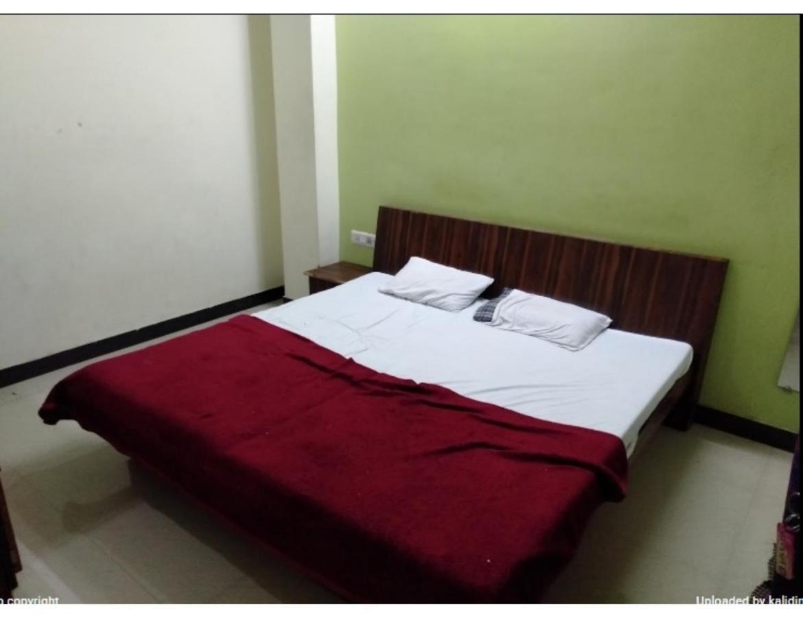 Hotel Adarsh, Ujjain Extérieur photo