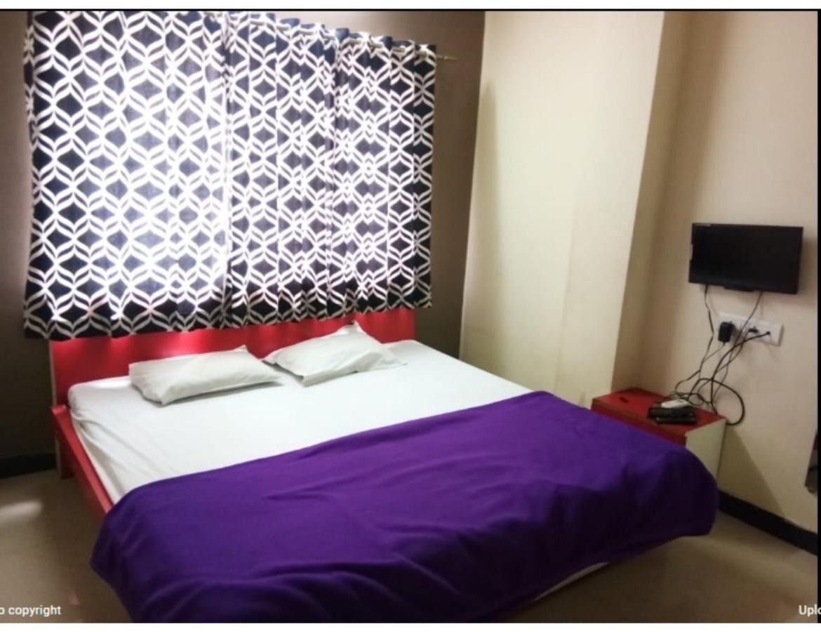Hotel Adarsh, Ujjain Extérieur photo